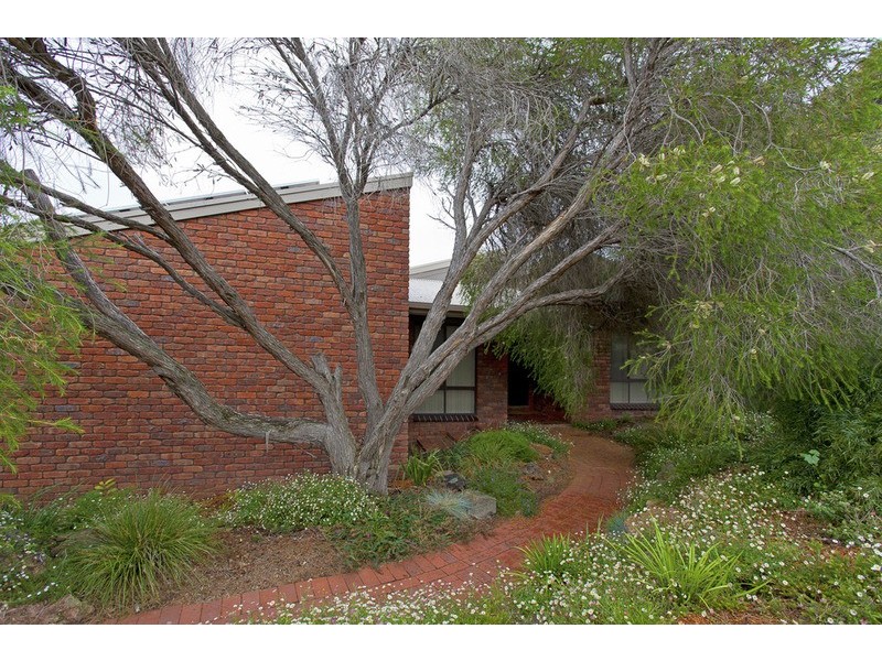 1 Hilltop Court, Wodonga VIC 3690