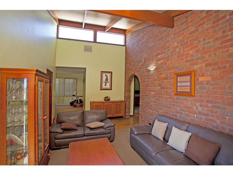 1 Hilltop Court, Wodonga VIC 3690