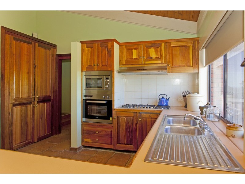 1 Hilltop Court, Wodonga VIC 3690