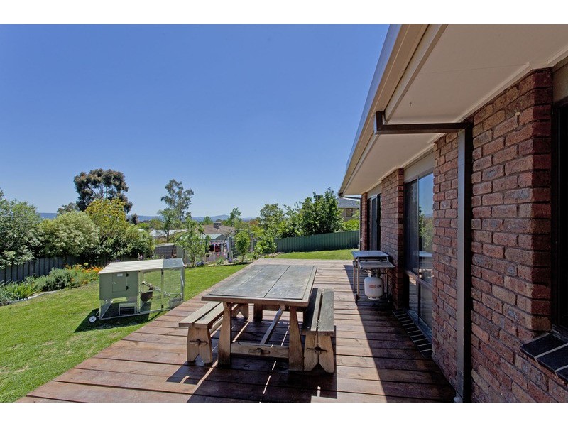 1 Hilltop Court, Wodonga VIC 3690