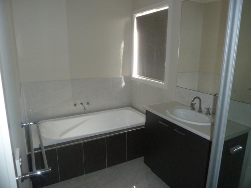 22 Kenneth Watson Drive, Bandiana VIC 3694