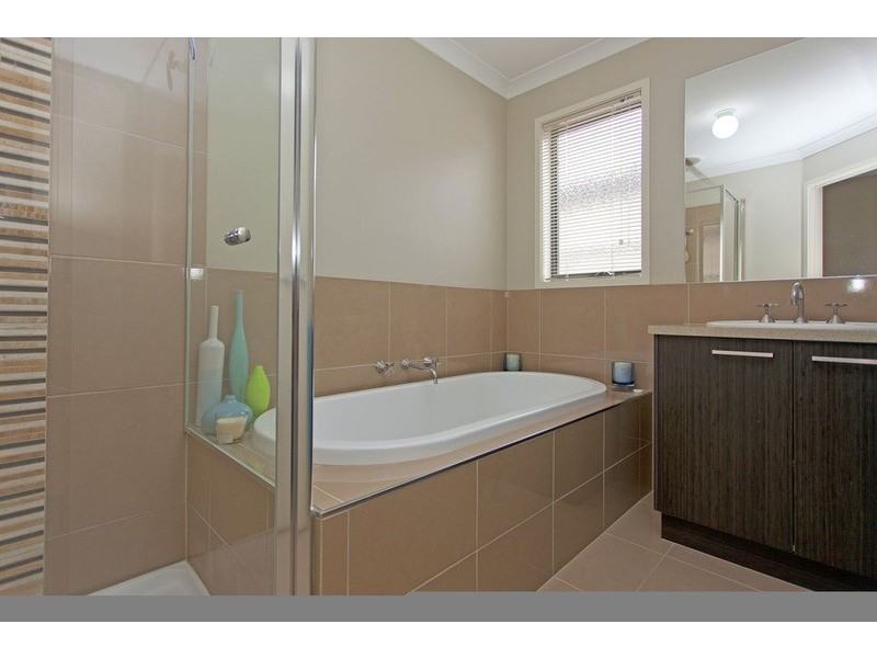 2 Lauren Place, Wodonga VIC 3690