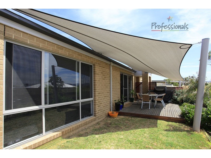 15 Lauren Place, Wodonga VIC 3690