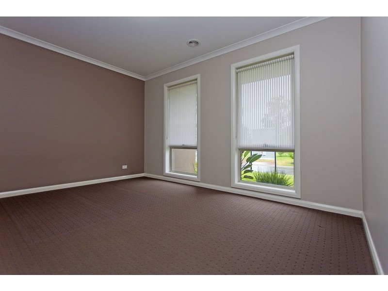 7 Featherstone  Avenue, Albury NSW 2640