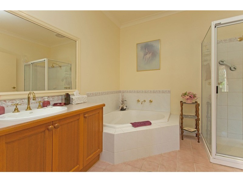 6 Hopwood  Road, Thurgoona NSW 2640