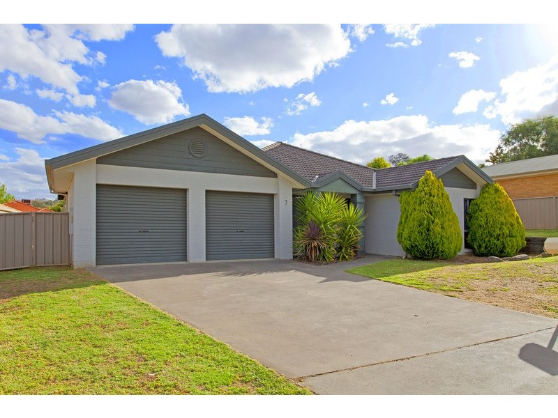 7 Avondale  Drive, Wodonga VIC 3690