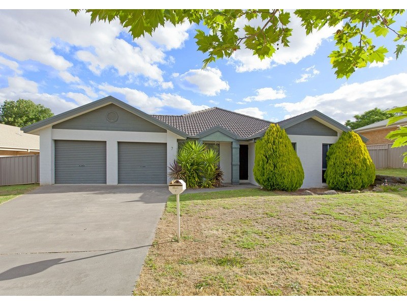 7 Avondale  Drive, Wodonga VIC 3690