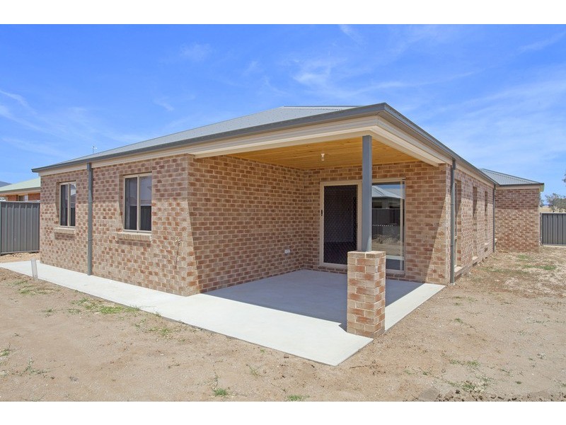 10 Rooney Avenue, Killara VIC 3691