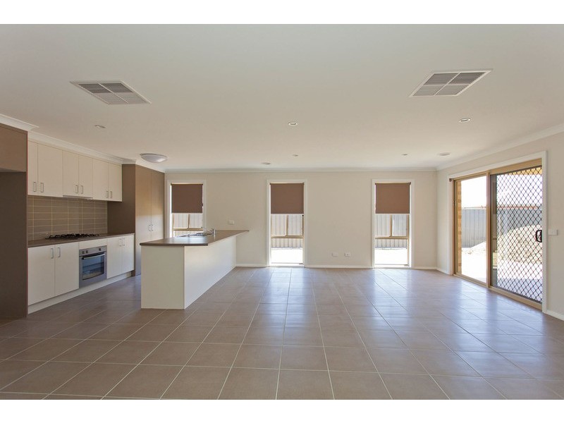 10 Rooney Avenue, Killara VIC 3691