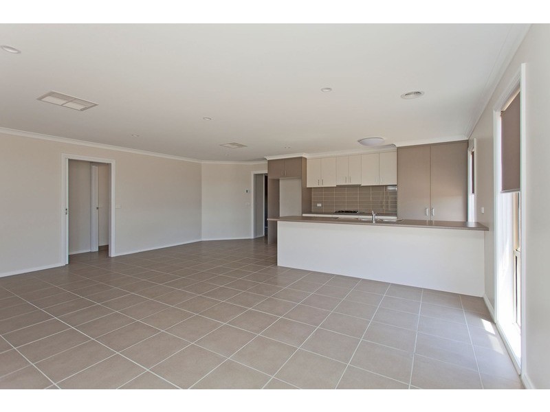 10 Rooney Avenue, Killara VIC 3691