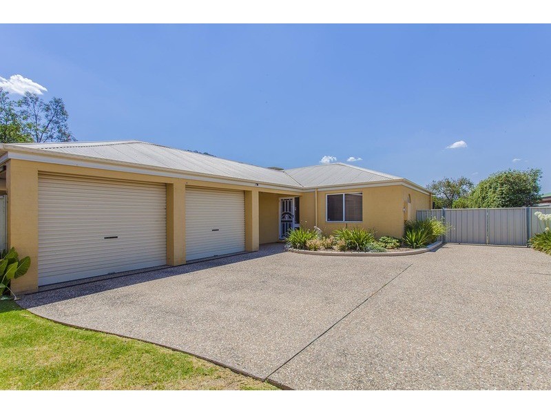 2 Armstrong  Terrace, Wodonga VIC 3690