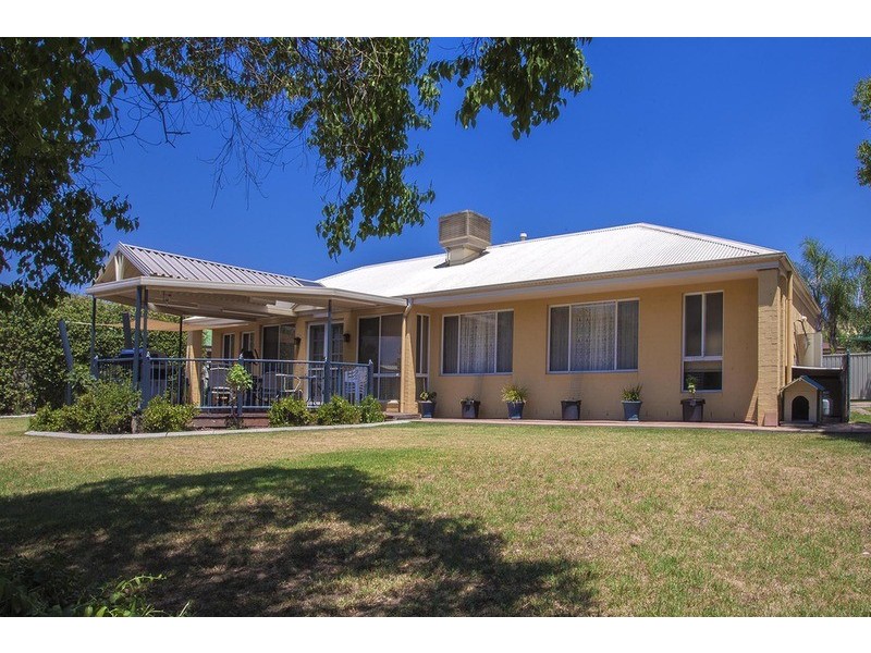 2 Armstrong  Terrace, Wodonga VIC 3690