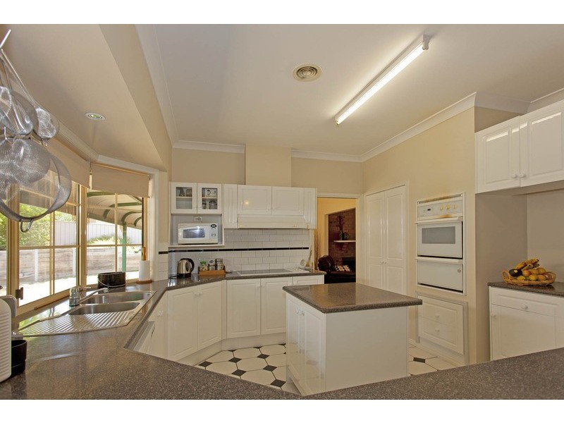 7 Ballara  Drive, Wodonga VIC 3690