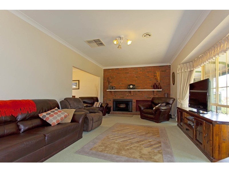 7 Ballara  Drive, Wodonga VIC 3690