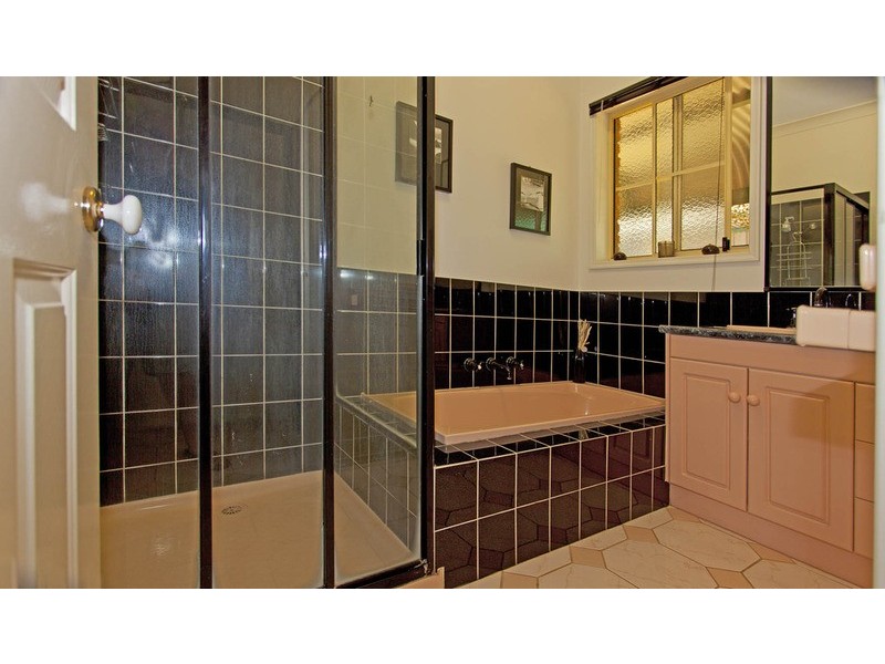 7 Ballara  Drive, Wodonga VIC 3690