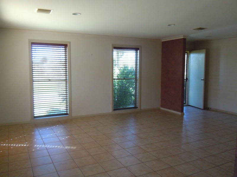 5 Oakmont Circuit, Wodonga VIC 3690