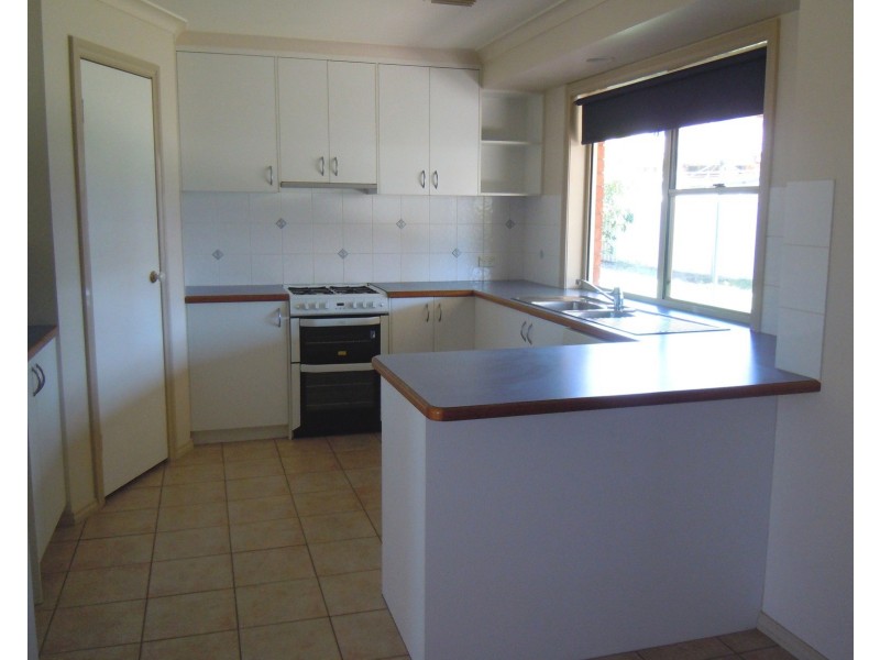 5 Oakmont Circuit, Wodonga VIC 3690