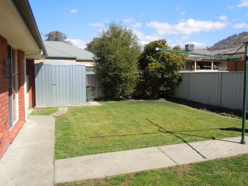 5 Oakmont Circuit, Wodonga VIC 3690