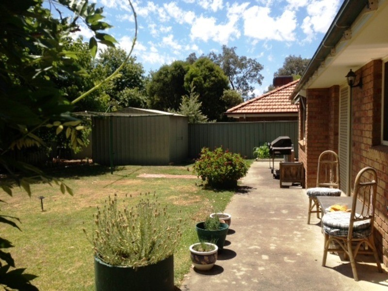 2d Chifley Street, Wodonga VIC 3690