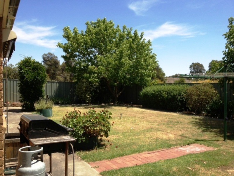 2d Chifley Street, Wodonga VIC 3690