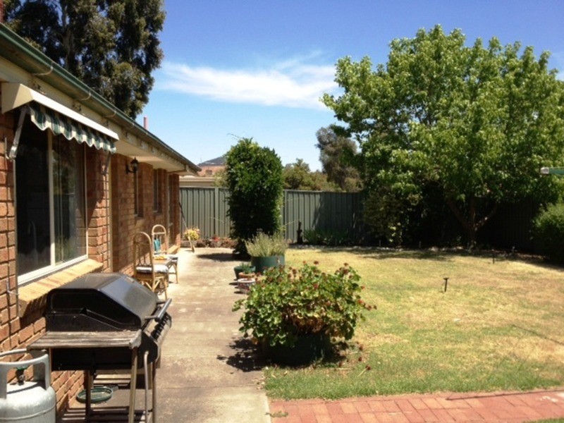 2d Chifley Street, Wodonga VIC 3690