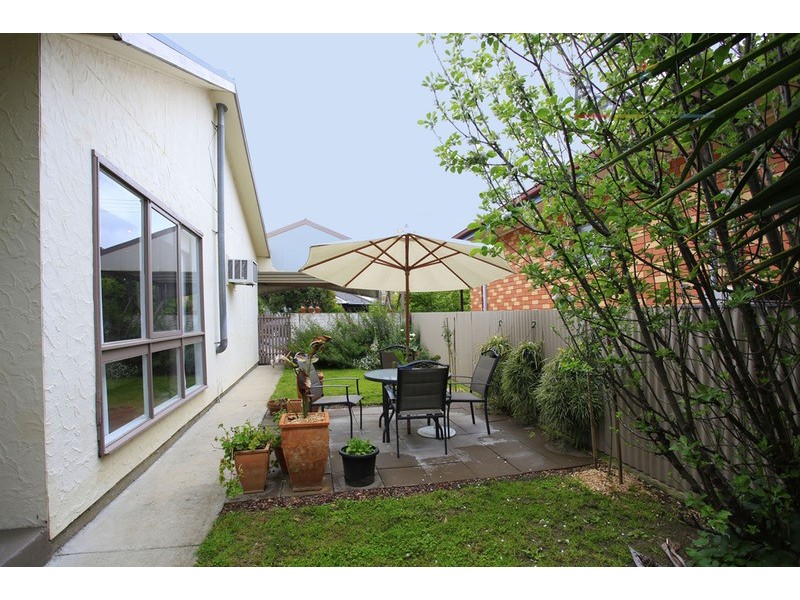 22 Schubert  Crescent, Wodonga VIC 3690