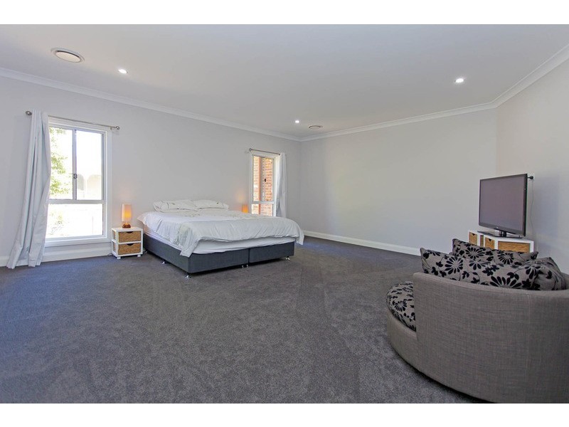 56 Kennedy Street, Howlong NSW 2643