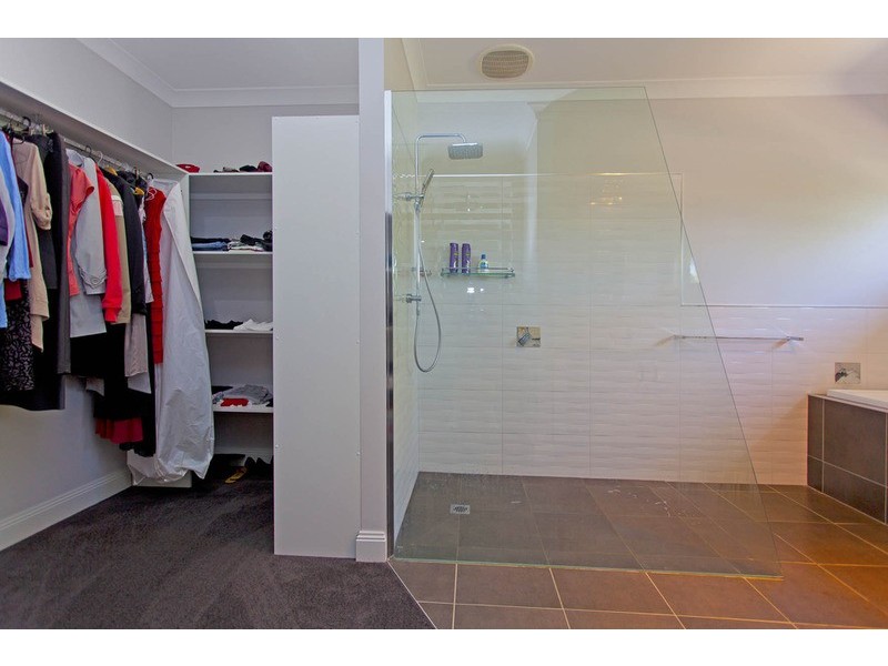 56 Kennedy Street, Howlong NSW 2643