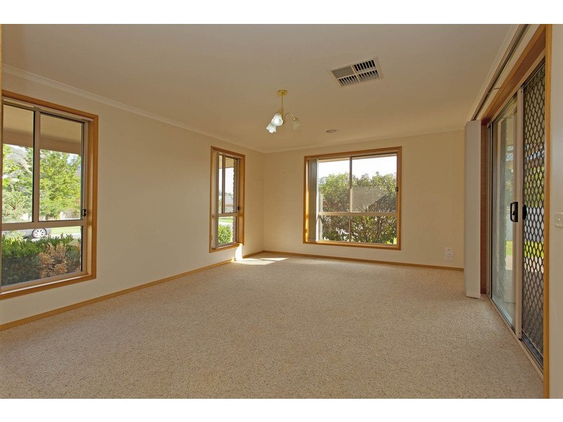 13 Dalton Avenue, Wodonga VIC 3690