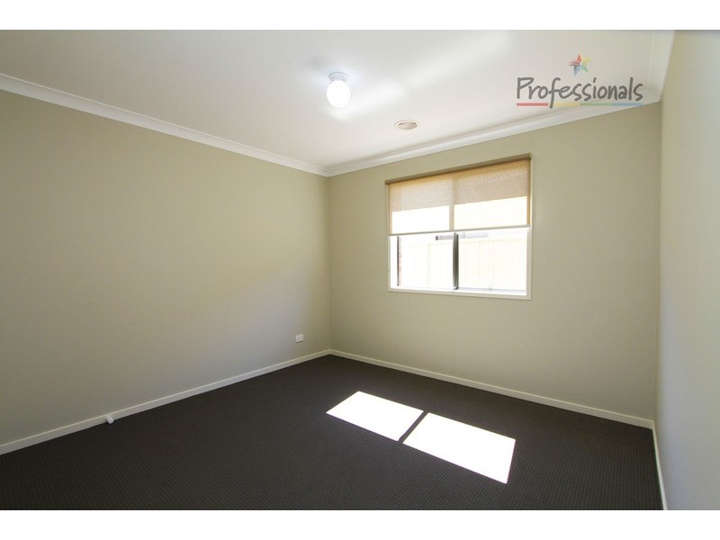2 Lauren  Place, Wodonga VIC 3690