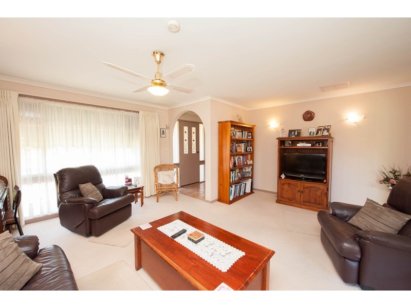 15 Highland  Crescent, West Wodonga VIC 3690