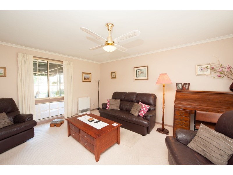 15 Highland  Crescent, West Wodonga VIC 3690