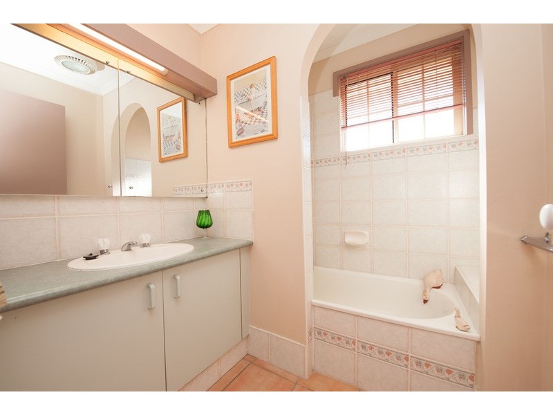 15 Highland  Crescent, West Wodonga VIC 3690