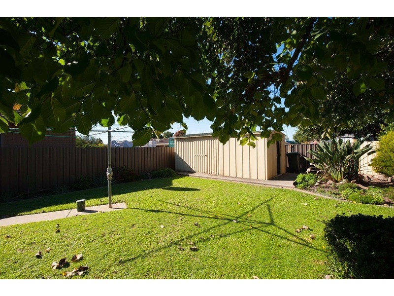 15 Highland  Crescent, West Wodonga VIC 3690