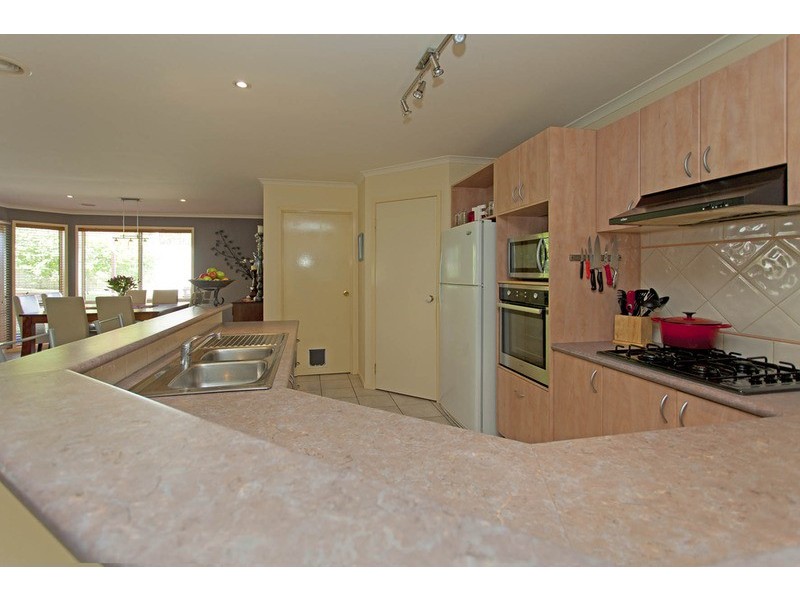 2 Irvine  Court, Wodonga VIC 3690