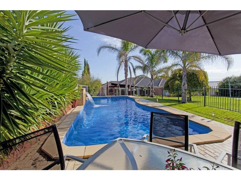 2 Irvine  Court, Wodonga VIC 3690