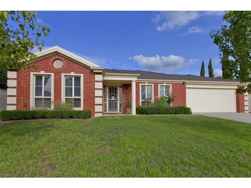 2 Irvine  Court, Wodonga VIC 3690
