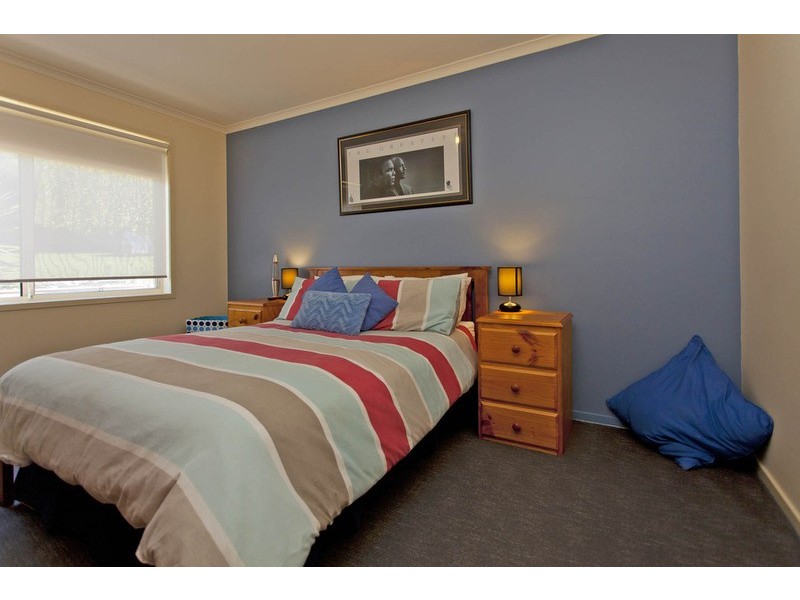 2 Irvine  Court, Wodonga VIC 3690