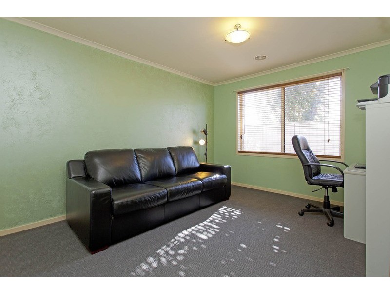 2 Irvine  Court, Wodonga VIC 3690