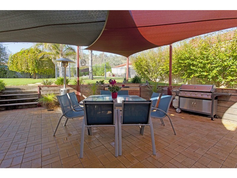 2 Irvine  Court, Wodonga VIC 3690