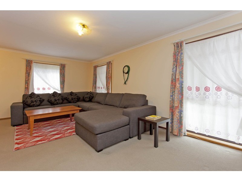 2/28 McEwen Crescent, Wodonga VIC 3690