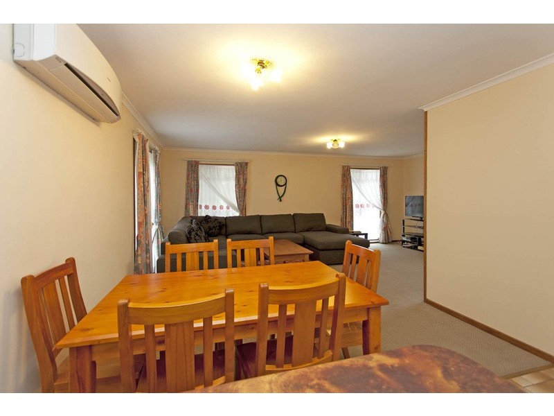 2/28 McEwen Crescent, Wodonga VIC 3690