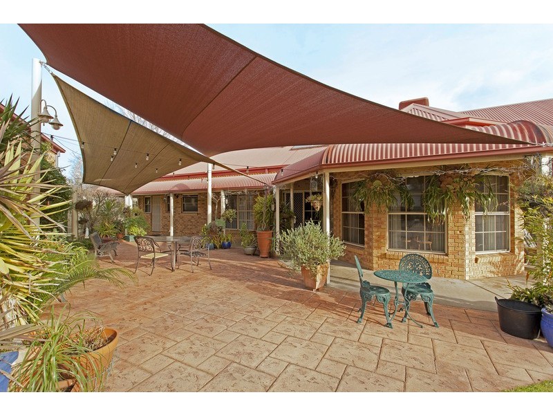 2 Glen Avon Terrace, Wodonga VIC 3690