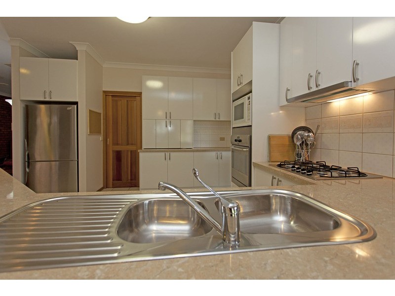 2 Glen Avon Terrace, Wodonga VIC 3690