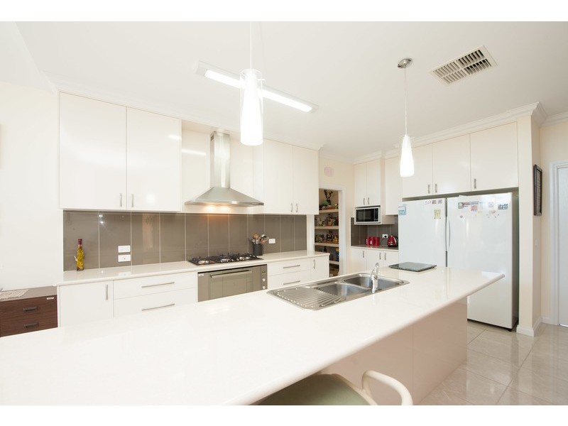 34 Clarendon Avenue, Wodonga VIC 3690