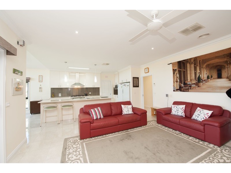 34 Clarendon Avenue, Wodonga VIC 3690