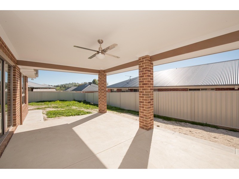 11 Coverdale Drive, Wodonga VIC 3690
