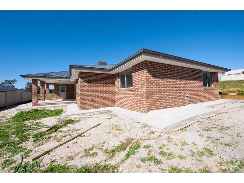 11 Coverdale Drive, Wodonga VIC 3690