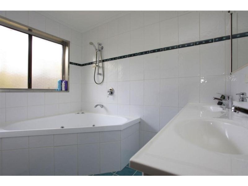 16 Chifley  Street, Wodonga VIC 3690