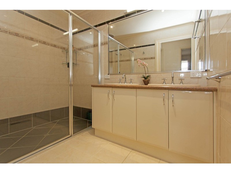 9 Holmes Court, Wodonga VIC 3690